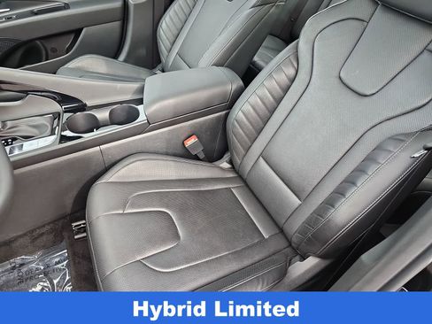Certified 2025 Hyundai Elantra Limited image 15