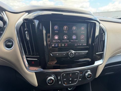 Used 2023 Chevrolet Traverse LS FWD image 4