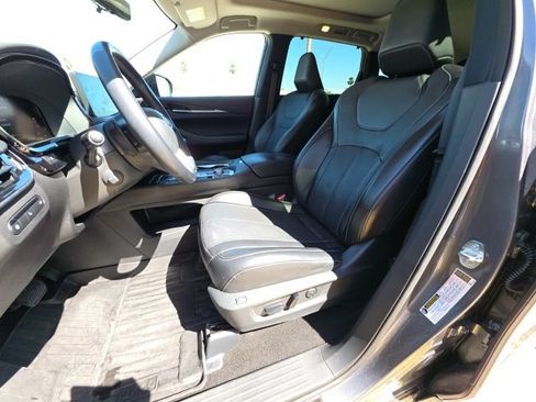 Used 2023 INFINITI QX60 Sensory w/ Vision Package image 13