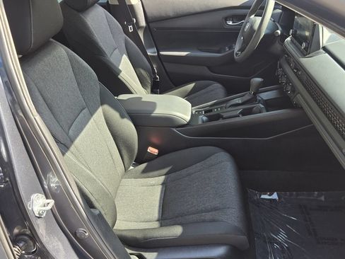 Certified 2025 Honda Accord LX image 16