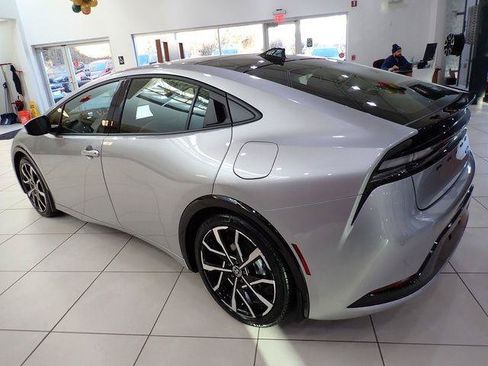 Certified 2026 Toyota Prius Plug-In Hybrid FWD image 6