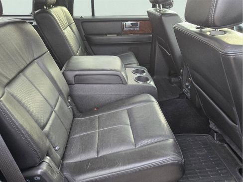 Used 2012 Lincoln Navigator 4WD image 33