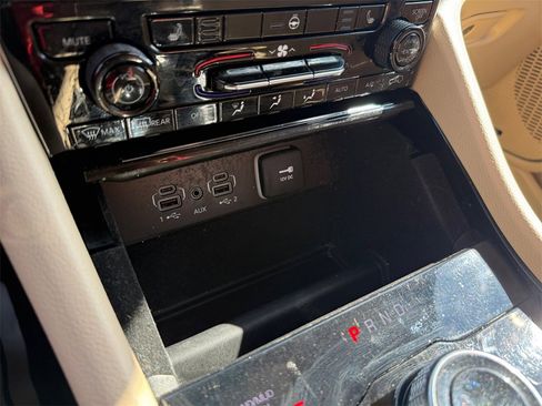 Certified 2022 Jeep Grand Cherokee L Limited image 27