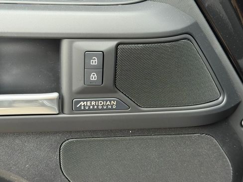 New 2026 Land Rover Defender 130 X-Dynamic SE AWD/4WD image 14