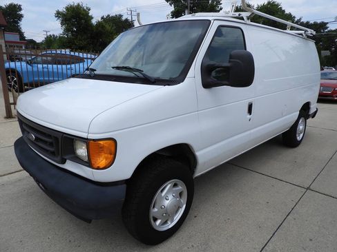 Used 2007 Ford E-150 and Econoline 150 RWD image 4
