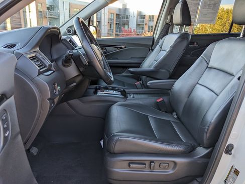 Used 2017 Honda Pilot Touring image 11