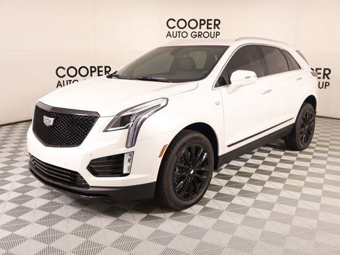 Used 2026 Cadillac XT5 Luxury w/ LPO, ONYX Package FWD image 9