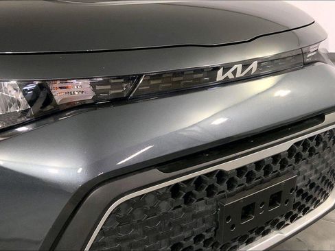 Certified 2025 Kia Soul LX w/ LX Technology Package image 28