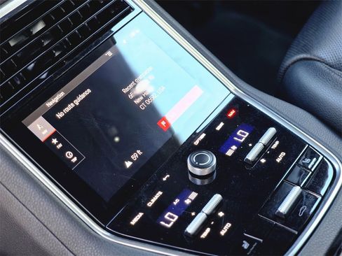 Used 2023 Porsche Panamera 4 Platinum Edition image 16