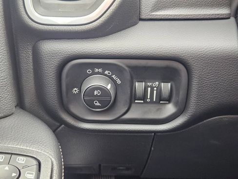 New 2026 RAM 2500 Laramie AWD/4WD image 18
