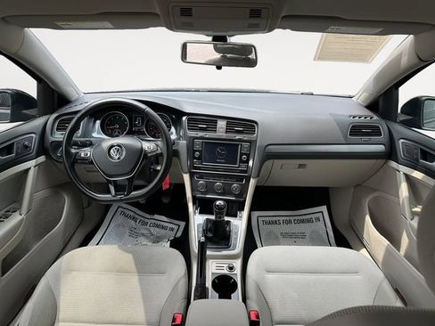 Used 2019 Volkswagen Golf 4-Door FWD image 10