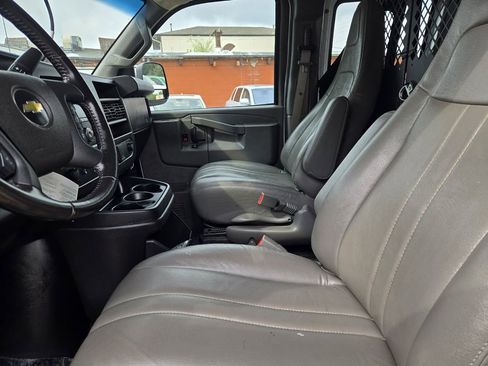 Used 2021 Chevrolet Express 2500 w/ Driver Convenience Package image 15