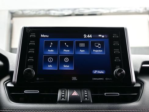 Used 2020 Toyota RAV4 XLE Premium FWD image 19