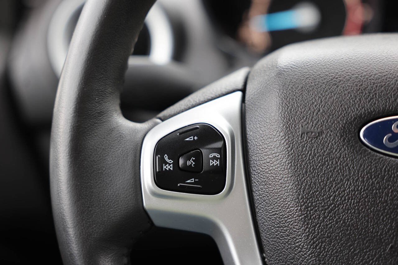 Used 2015 Ford Fiesta SE FWD image 19