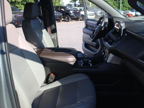 Used 2022 Chevrolet Tahoe LT w/ Luxury Package AWD/4WD image 37