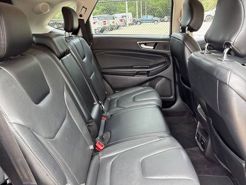 Used 2017 Ford Edge Titanium w/ Technology Package FWD image 29