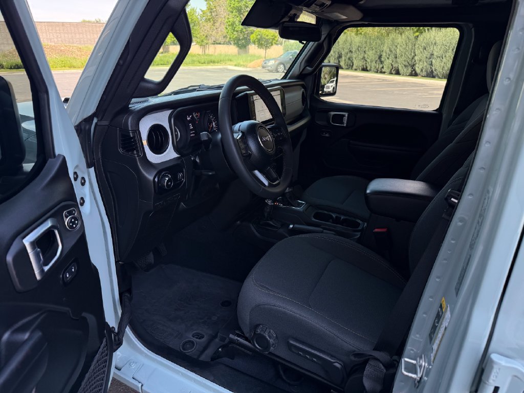Used 2024 Jeep Wrangler Unlimited Sport AWD/4WD image 17