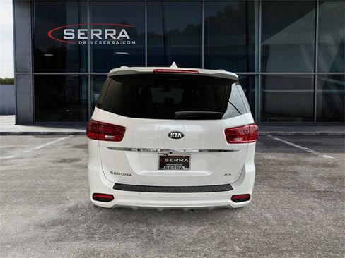 Used 2020 Kia Sedona EX w/ EX Premium Package image 3