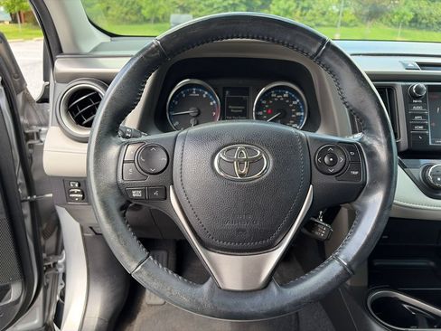 Used 2016 Toyota RAV4 XLE FWD image 16