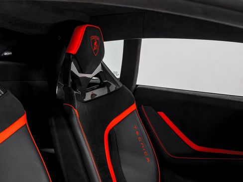 Used 2023 Lamborghini Huracan Tecnica RWD image 36
