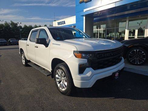 Used 2022 Chevrolet Silverado 1500 Custom image 1