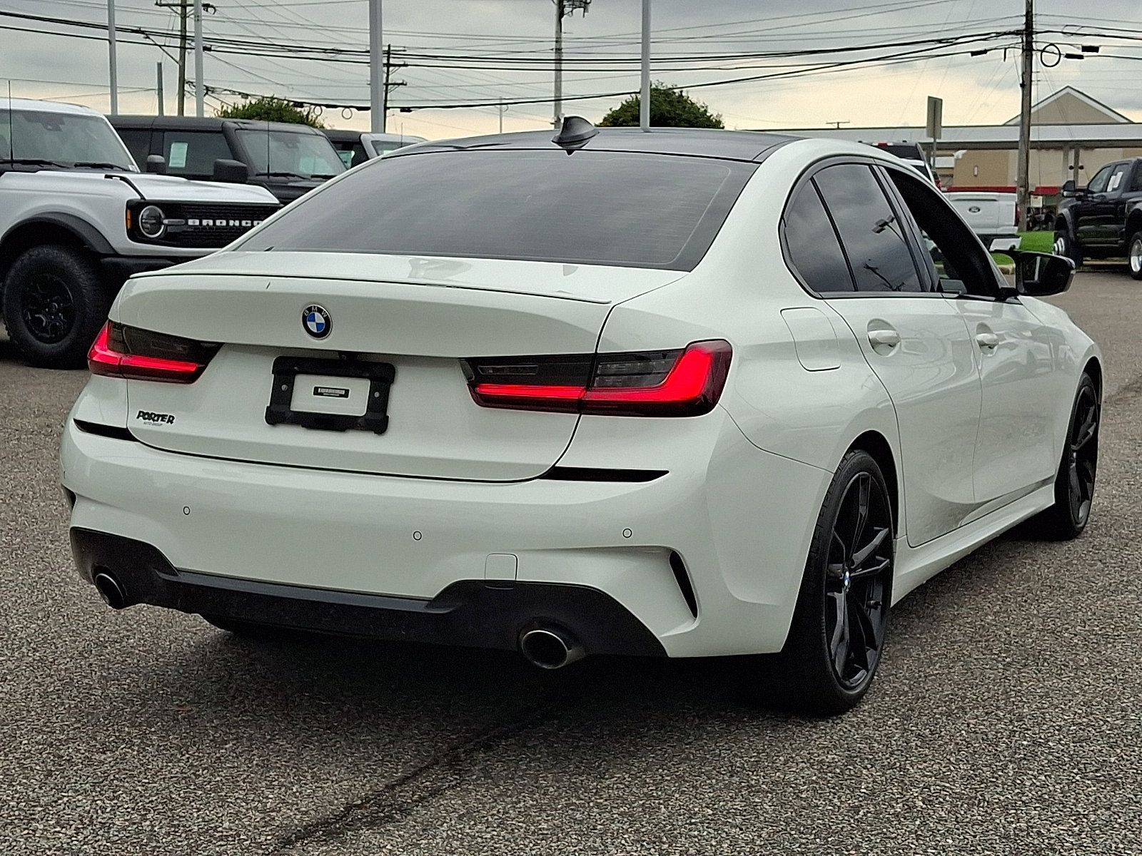 Used 2022 BMW 330i xDrive Sedan w/ M Sport Package AWD/4WD image 10