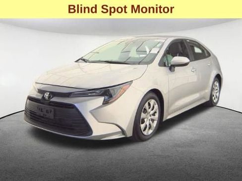 Used 2026 Toyota Corolla LE image 4
