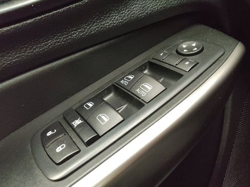 Used 2021 Jeep Cherokee Latitude Lux w/ Comfort/Convenience Group AWD/4WD image 27