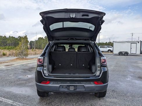 Certified 2025 Jeep Compass Latitude image 42