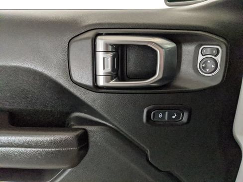 Used 2018 Jeep Wrangler Unlimited Sport S AWD/4WD image 14