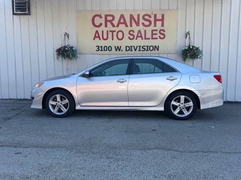 Used 2013 Toyota Camry SE FWD image 6