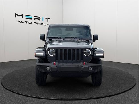 Used 2025 Jeep Wrangler Unlimited Sahara image 3