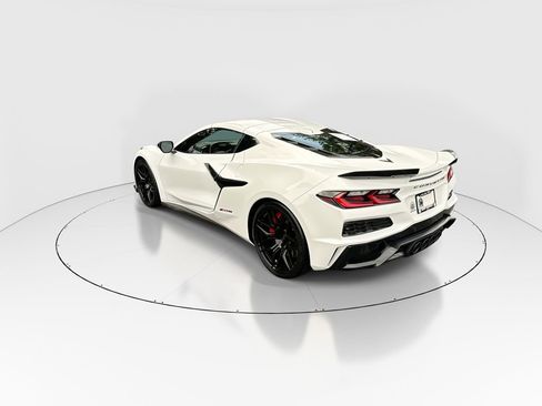 Used 2024 Chevrolet Corvette Z06 w/ Stealth Interior Trim Package RWD image 6