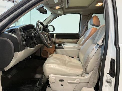 Used 2009 Chevrolet Silverado 1500 LT w/ Power Pack Plus AWD/4WD image 15