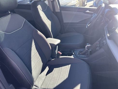 Used 2023 Volkswagen Taos SE w/ Panoramic Sunroof Package image 29