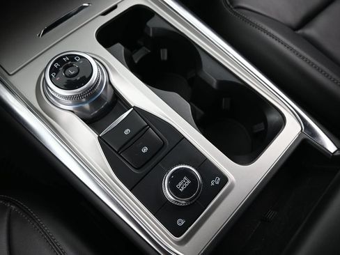 Used 2023 Ford Explorer XLT w/ Equipment Group 202A AWD/4WD image 7