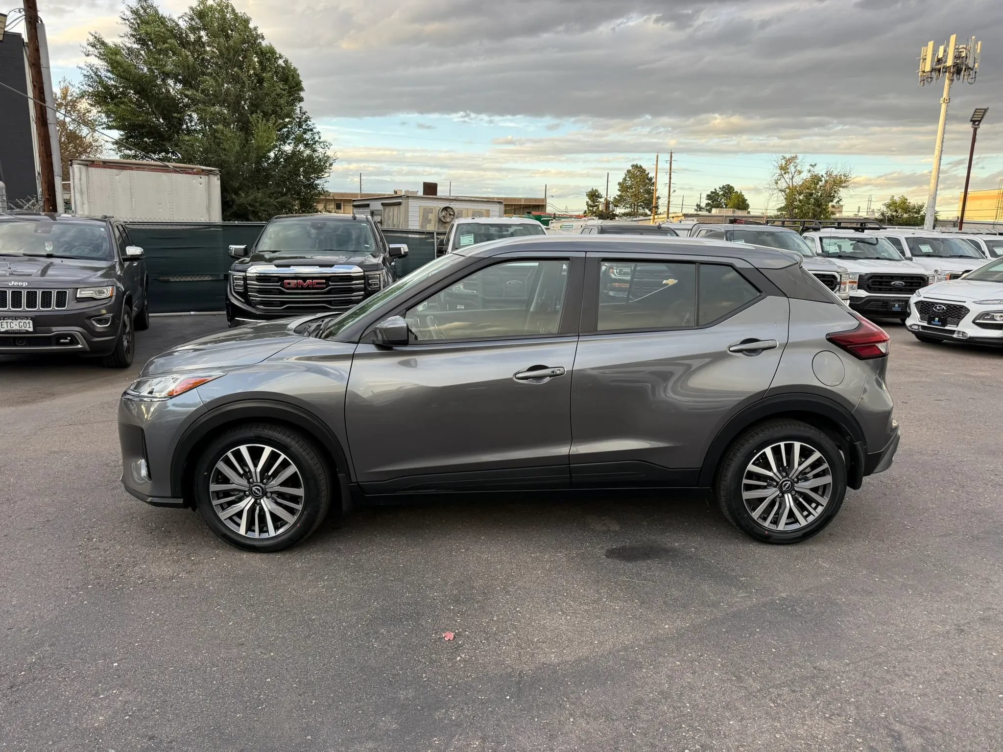 Used 2023 Nissan Kicks SV FWD image 5