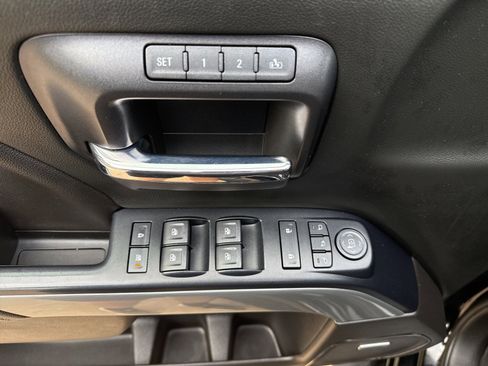 Used 2018 Chevrolet Silverado 1500 LTZ Z71 w/ Redline Edition image 8