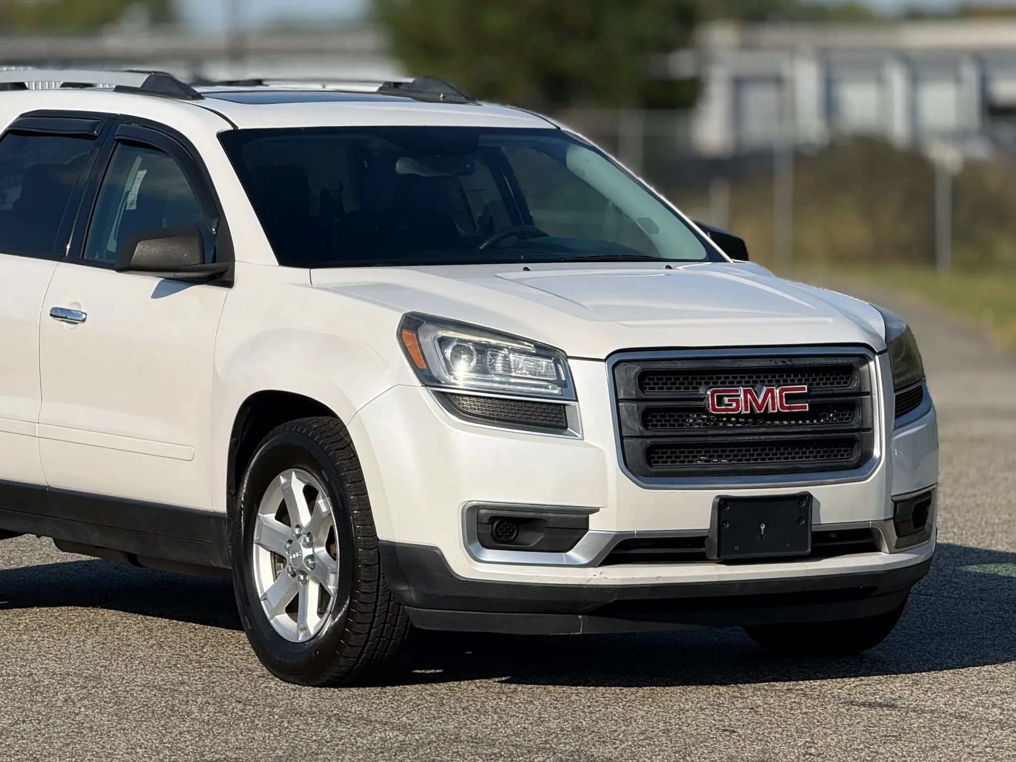 Used 2016 GMC Acadia SLE AWD/4WD image 15
