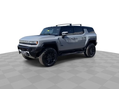 New 2025 GMC Hummer EV 3X w/ LPO, Roof Cross Rail Package image 39