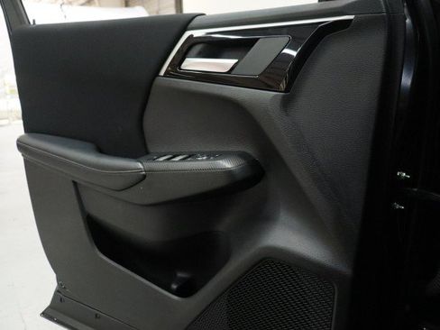 Used 2024 Mitsubishi Outlander ES FWD image 19