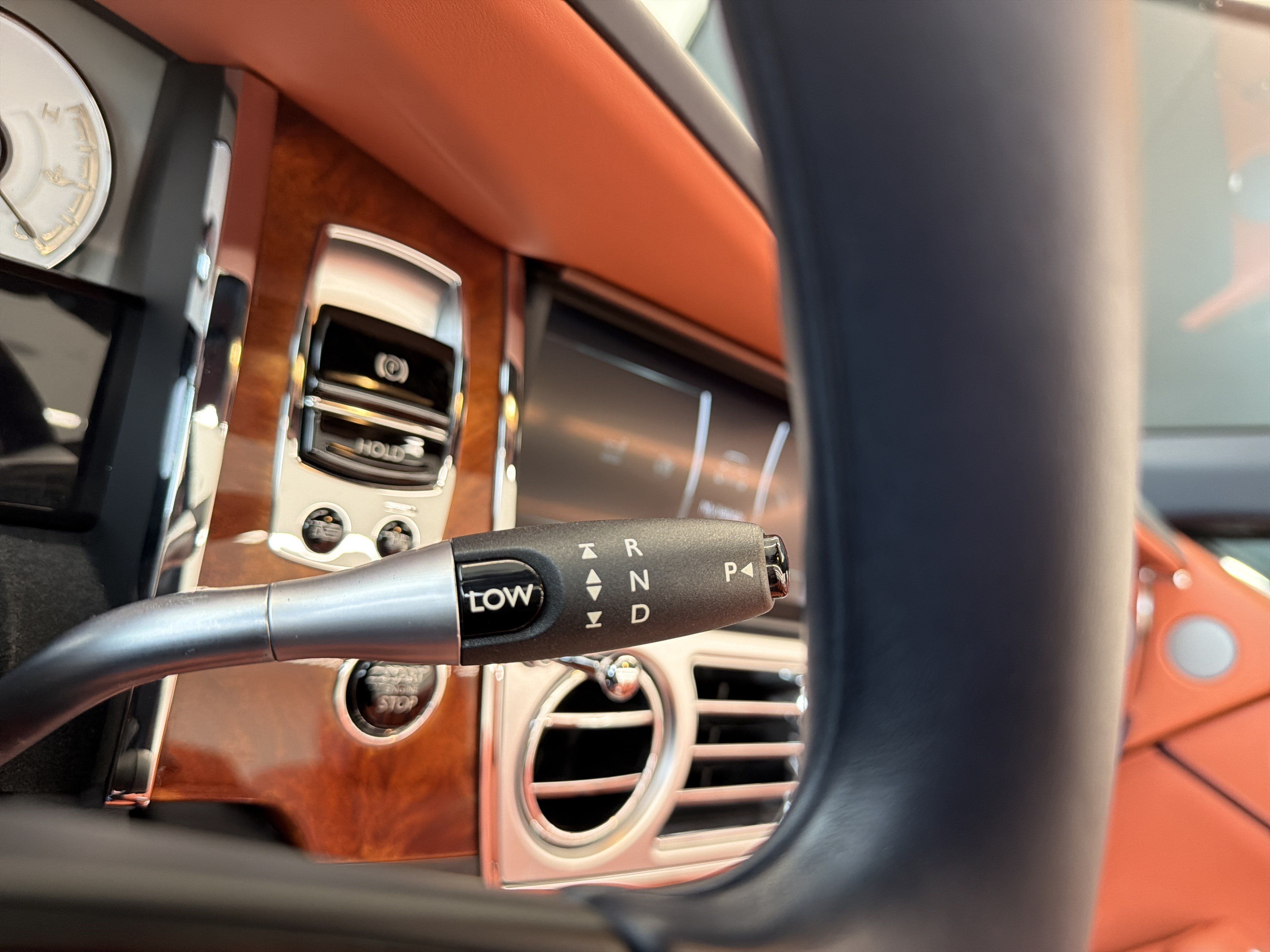 Certified 2018 Rolls-Royce Dawn RWD image 18