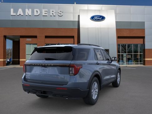 New 2026 Ford Explorer Active RWD image 8