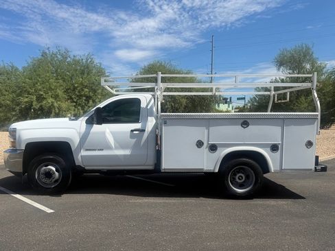 Used 2018 Chevrolet Silverado 3500 W/T RWD image 2