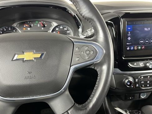 Used 2022 Chevrolet Traverse LT image 15