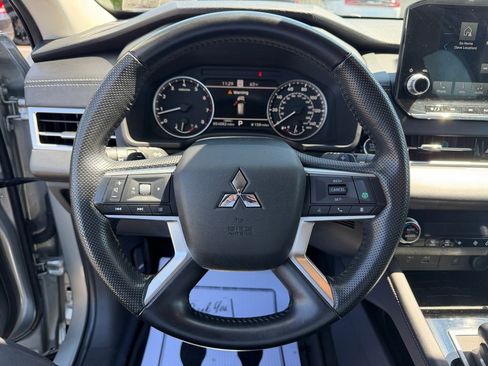 Used 2022 Mitsubishi Outlander SE AWD/4WD image 15