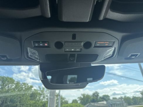 Used 2025 GMC Hummer EV 3X AWD/4WD image 28