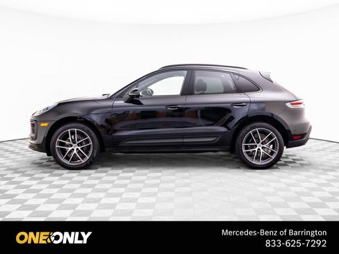 Used 2024 Porsche Macan AWD/4WD image 2