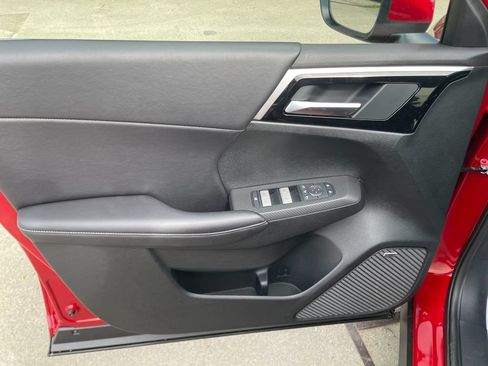 New 2026 Mitsubishi Outlander SE FWD image 11