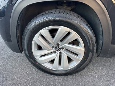 Used 2022 Volkswagen Atlas Cross Sport SE image 31